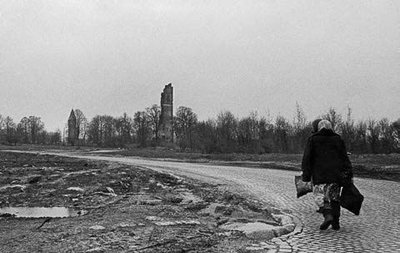 Luftbild der Stadt Zinten in Ostpreußen 1930 und das Gelände der verschwundenen Stadt 1991. 